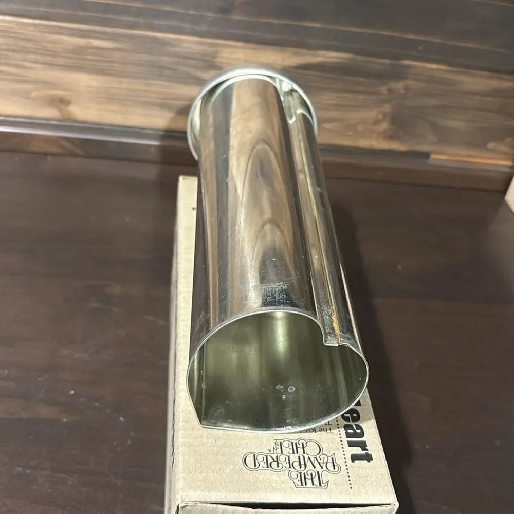 The Pampered Chef One Valtrompia Bread Tube Heart #1560